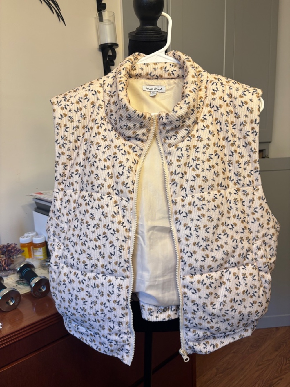 white birch Cream Floral Quilted Puffer Vest - Small Floral Print